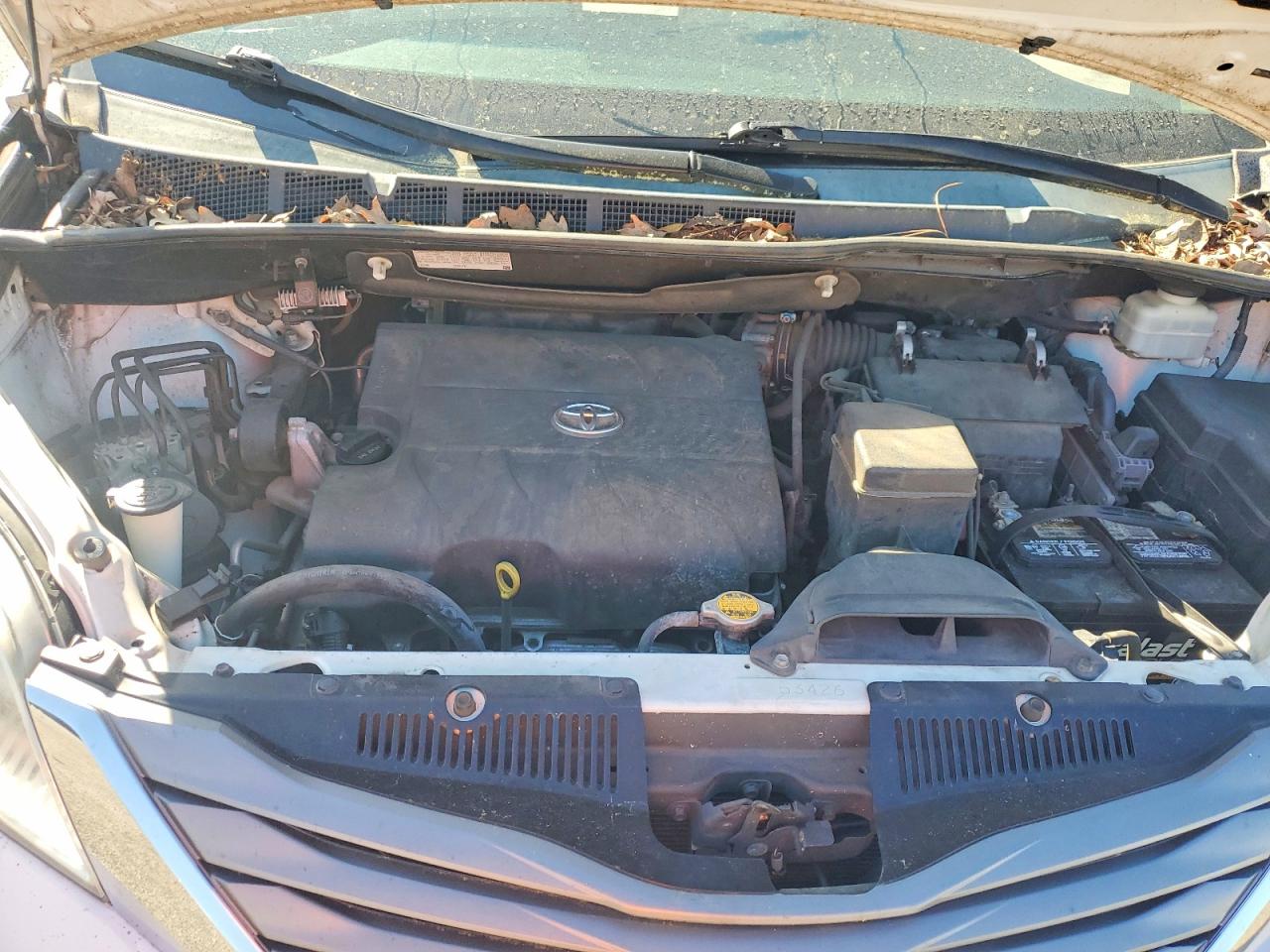Toyota Sienna Xle 8-passenger