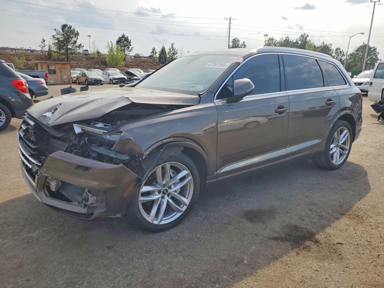 Salvage Audi Q7 Image