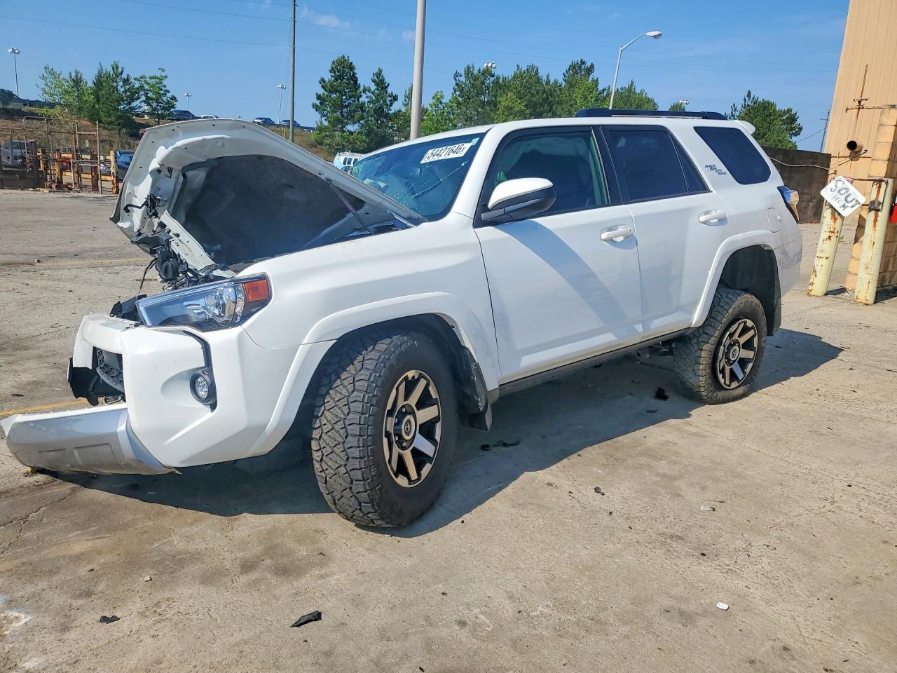Salvage Toyota 4Runner Image