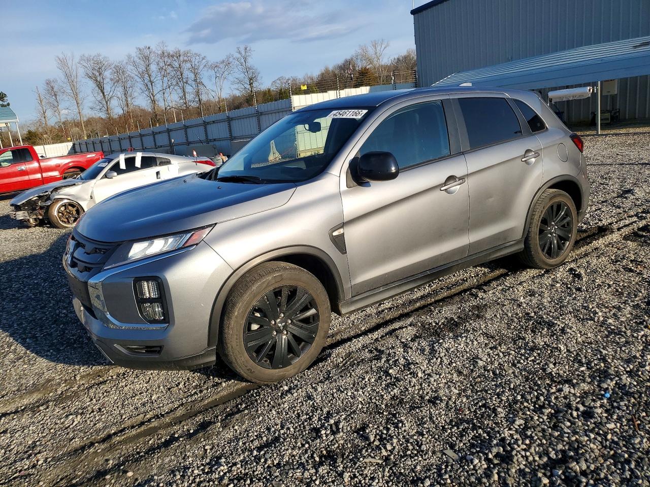 Salvage Mitsubishi Outlander Image