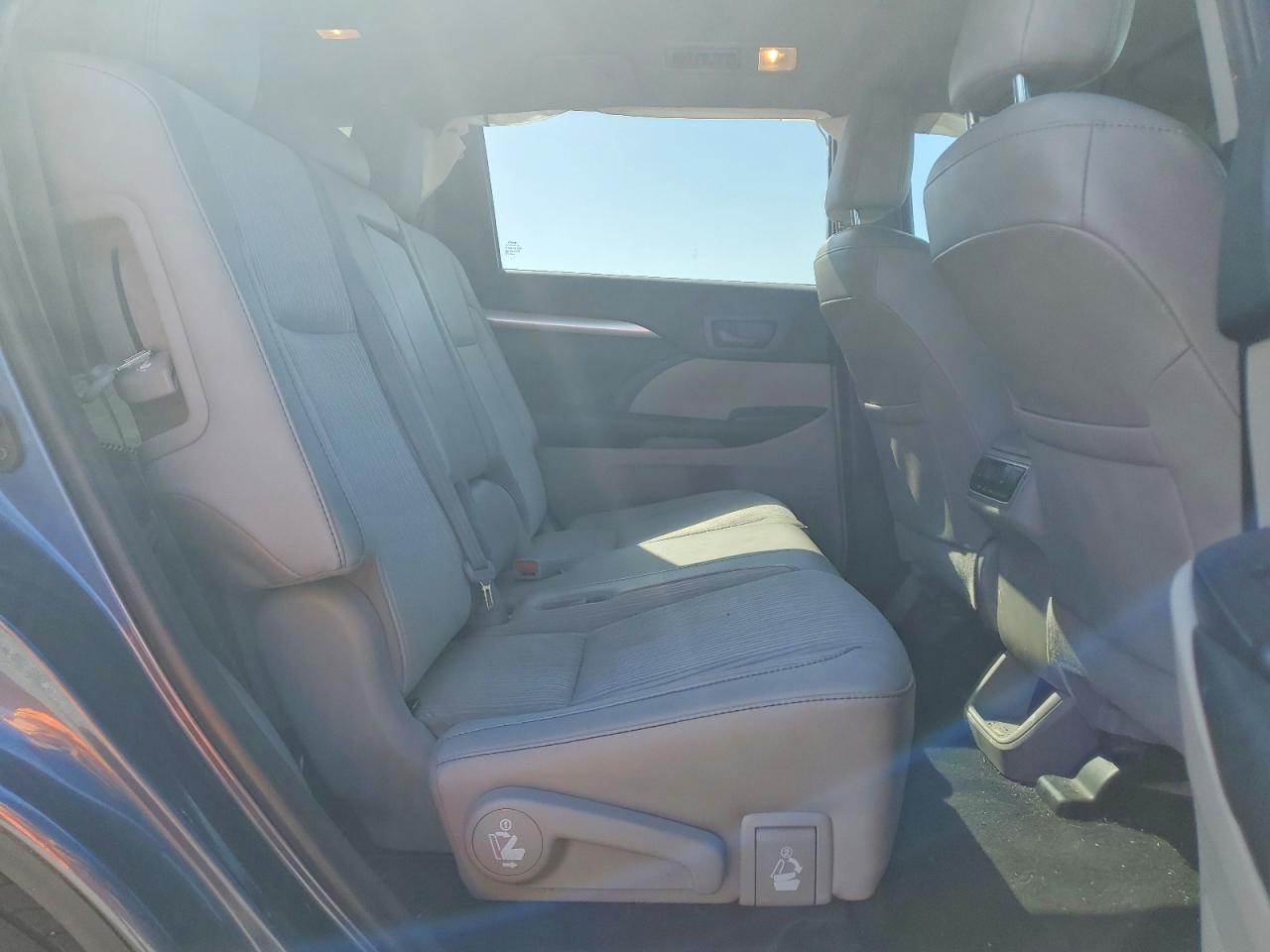 Toyota Highlander Le