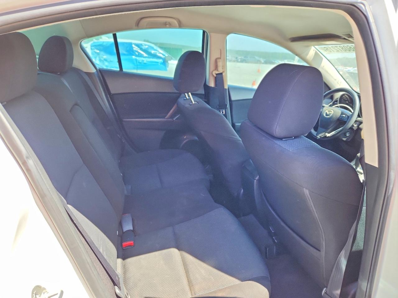 Mazda 3 I