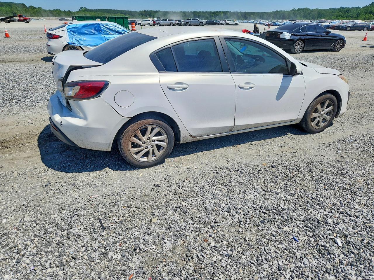 Mazda 3 I
