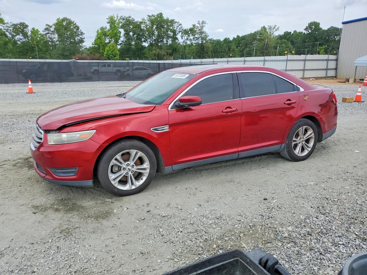 Salvage Ford Taurus Image