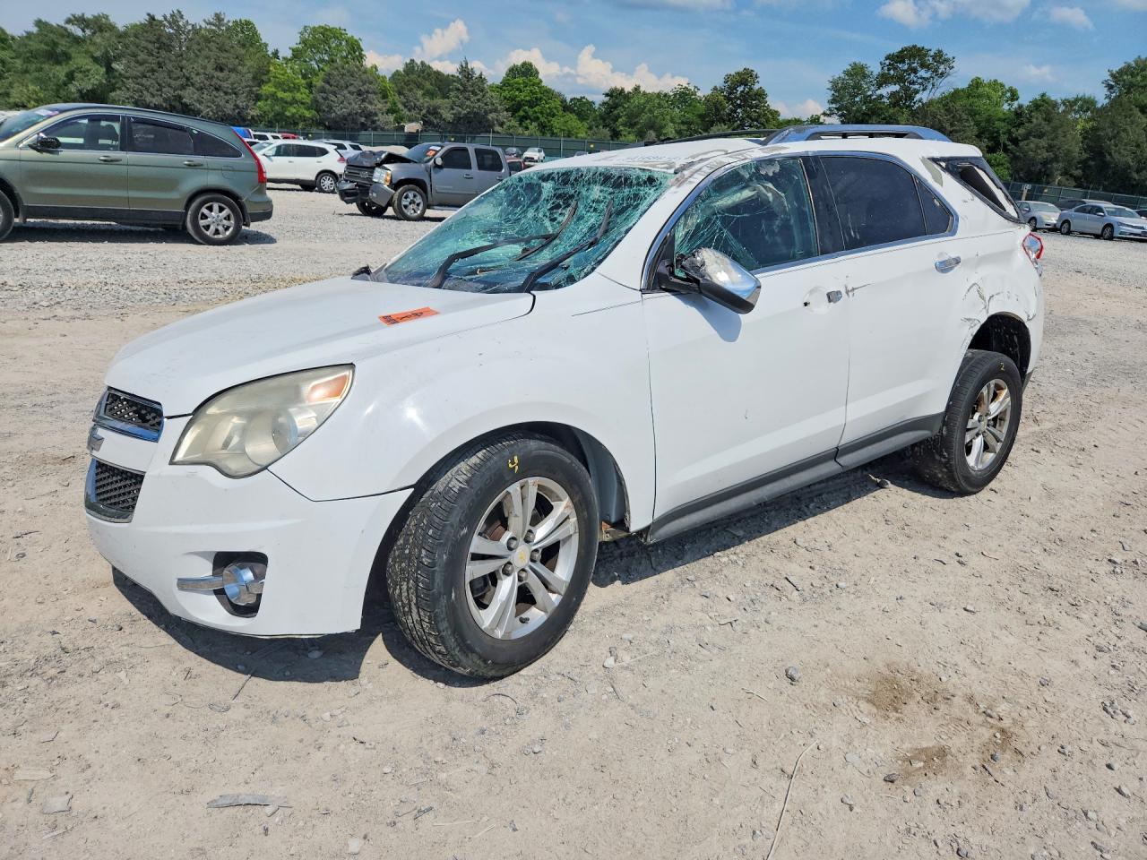 Salvage Chevrolet Equinox Image