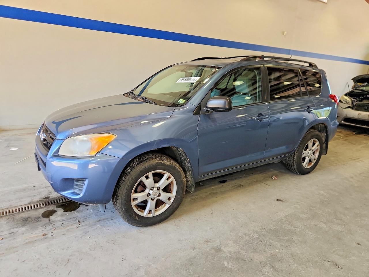 Salvage Toyota RAV4 Image