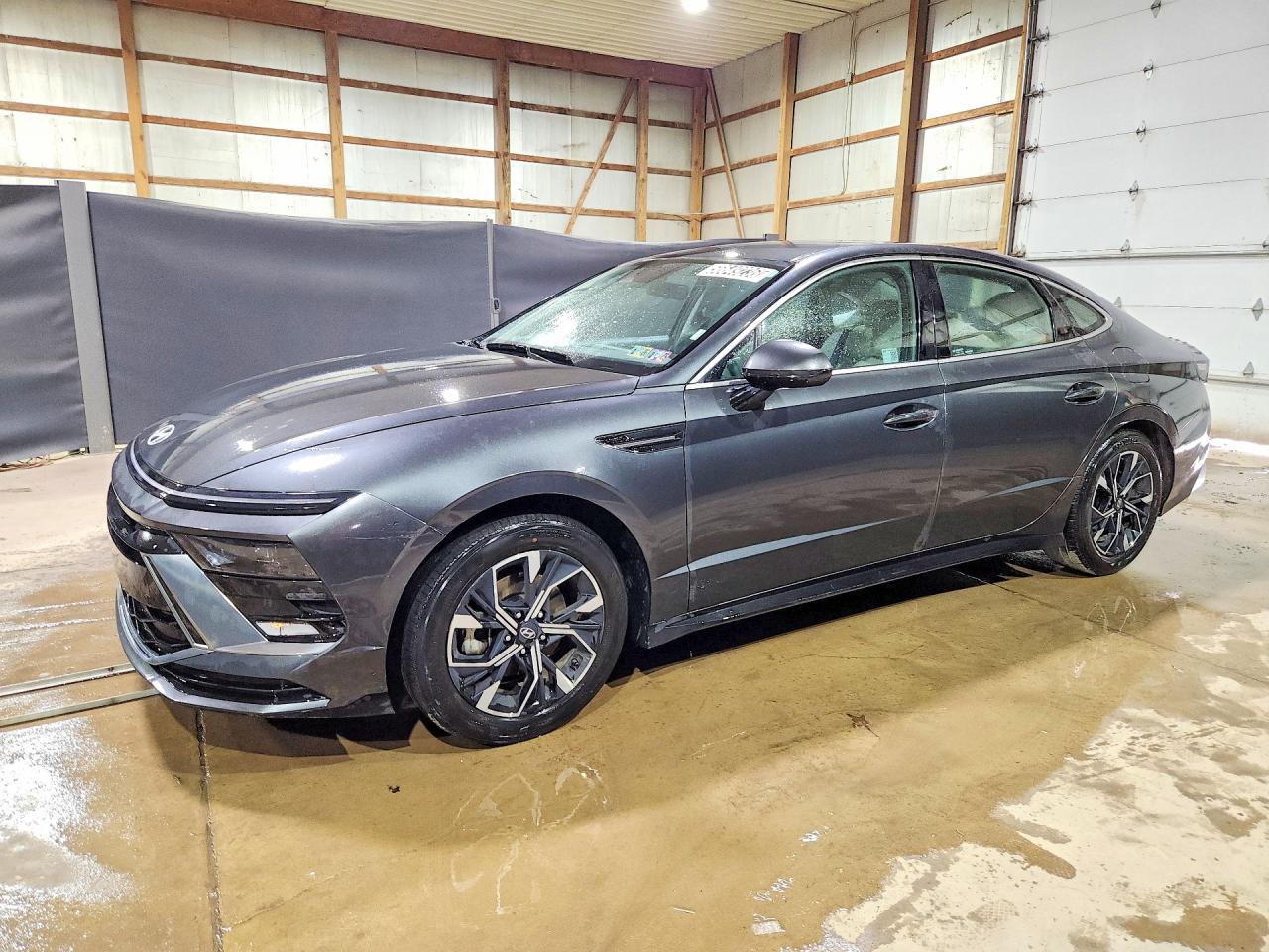 Salvage Hyundai SONATA Image