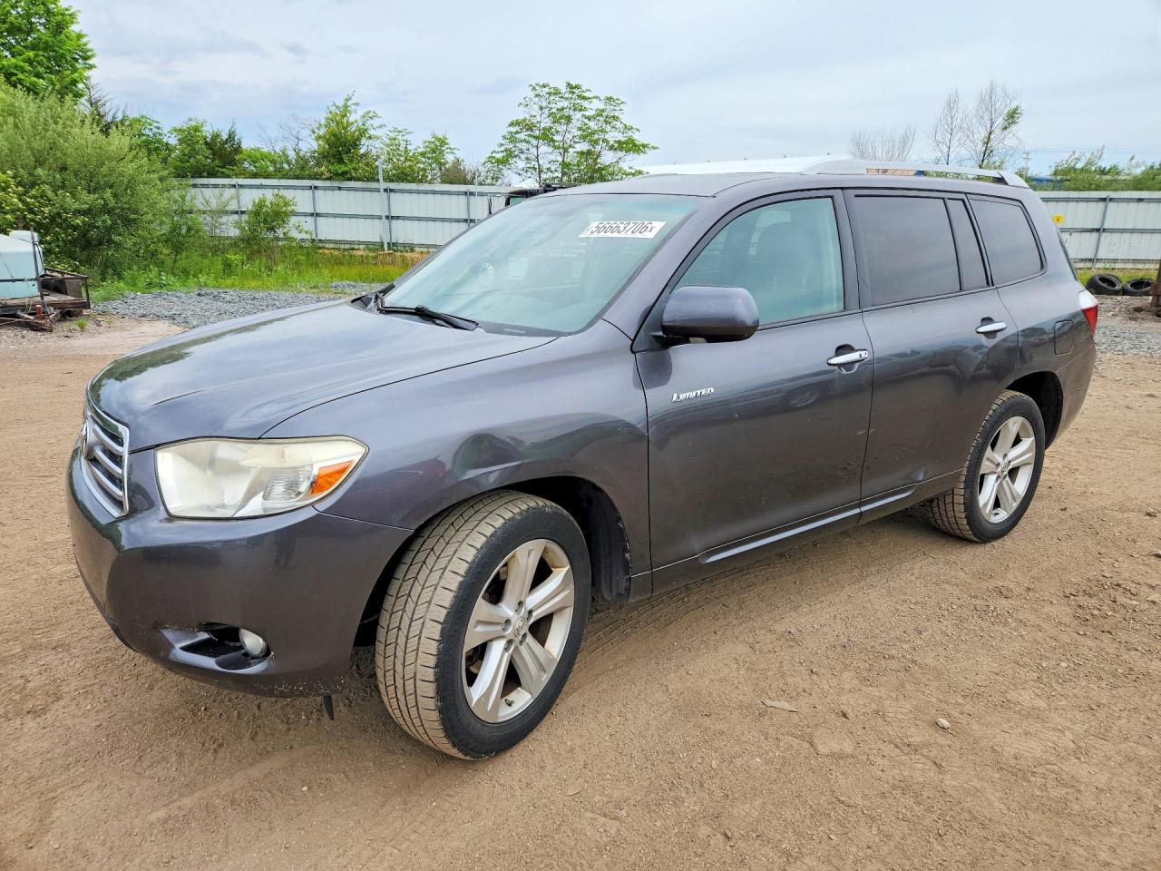 Salvage Toyota Highlander Image