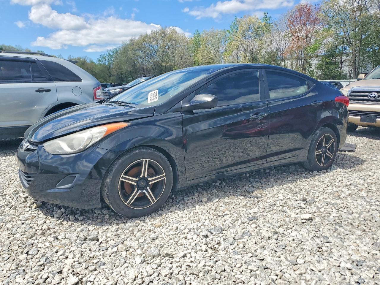 Salvage Hyundai ELANTRA Image