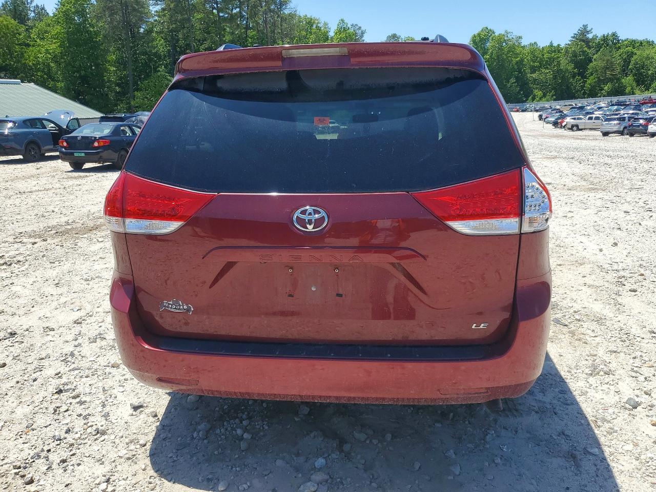 Toyota Sienna Le