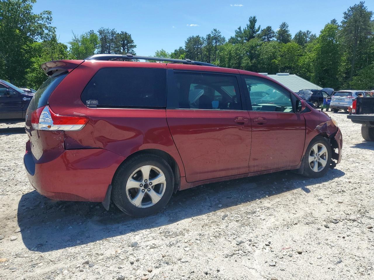 Toyota Sienna Le