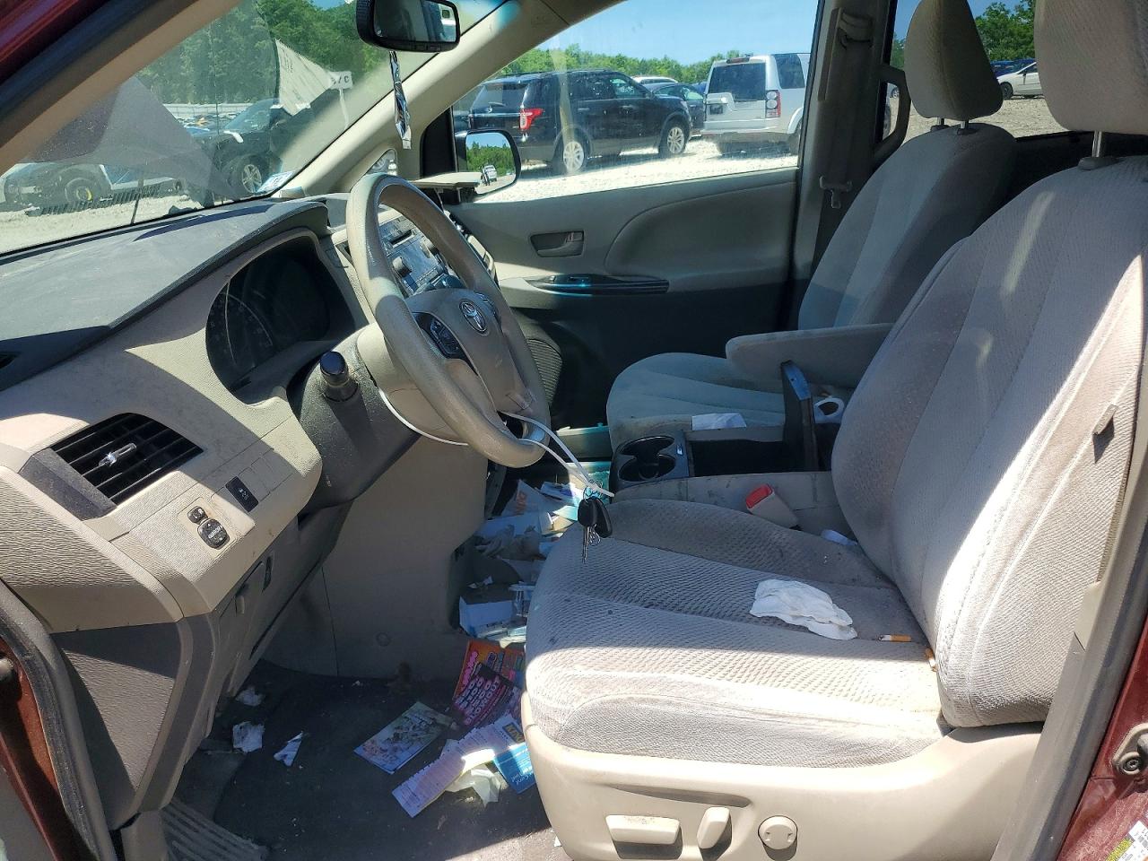 Toyota Sienna Le