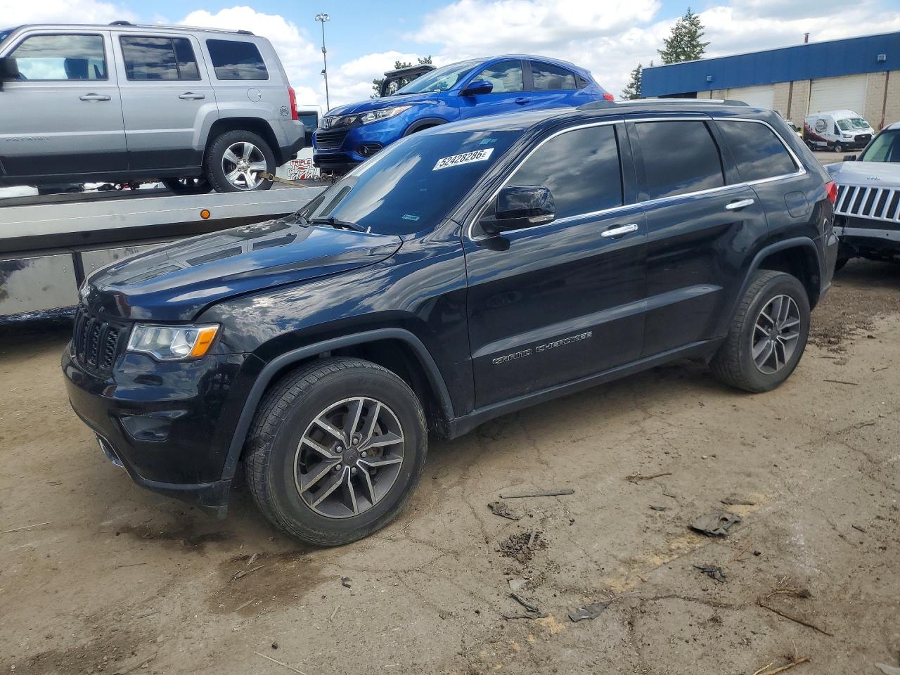 Salvage Jeep Cherokee Image