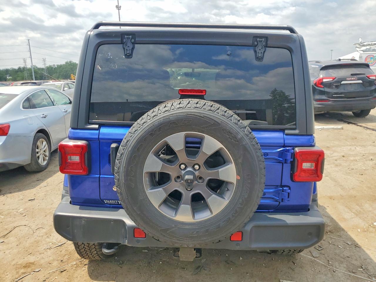 Jeep Wrangler Sahara