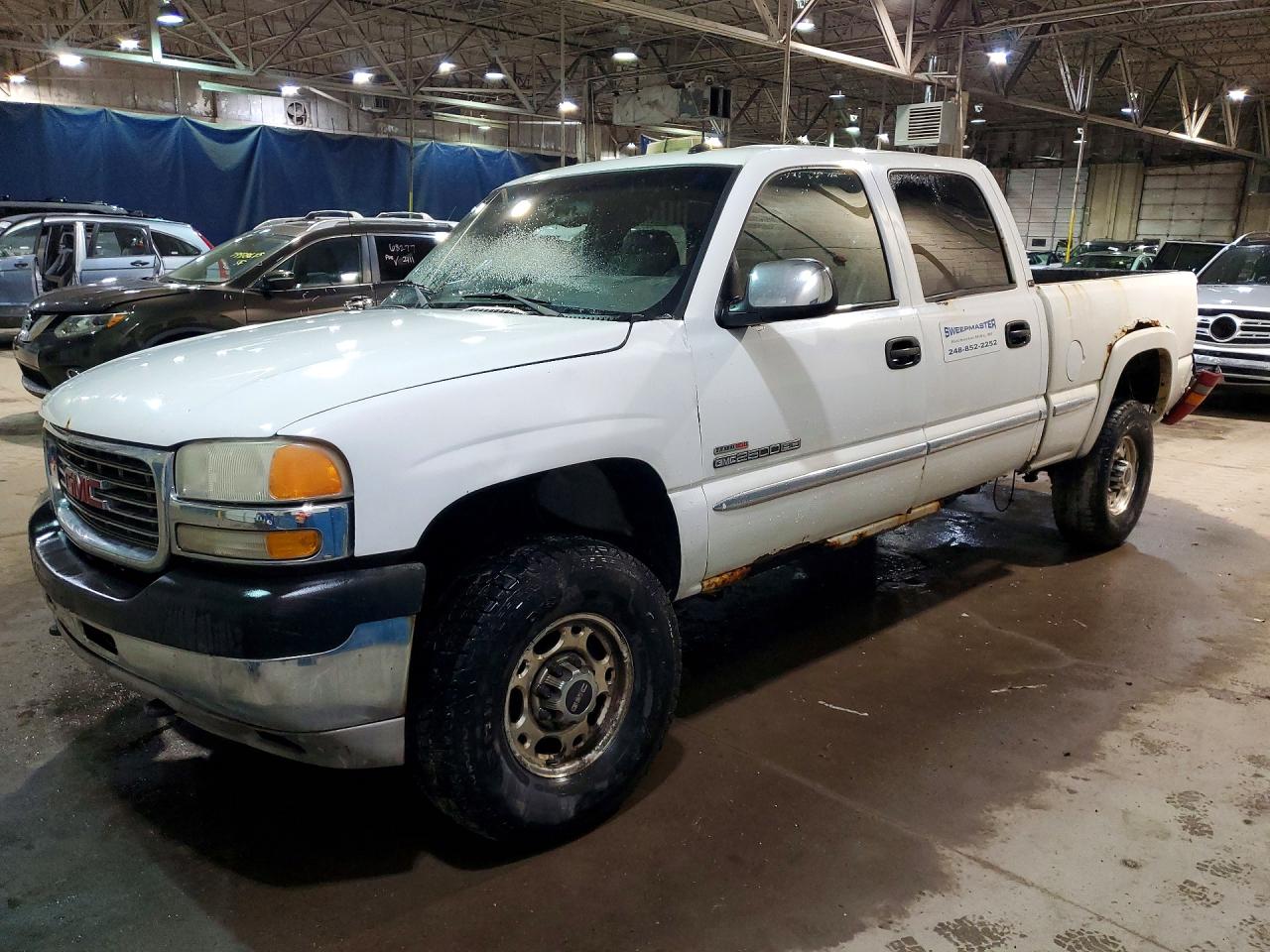 Salvage GMC Sierra Image