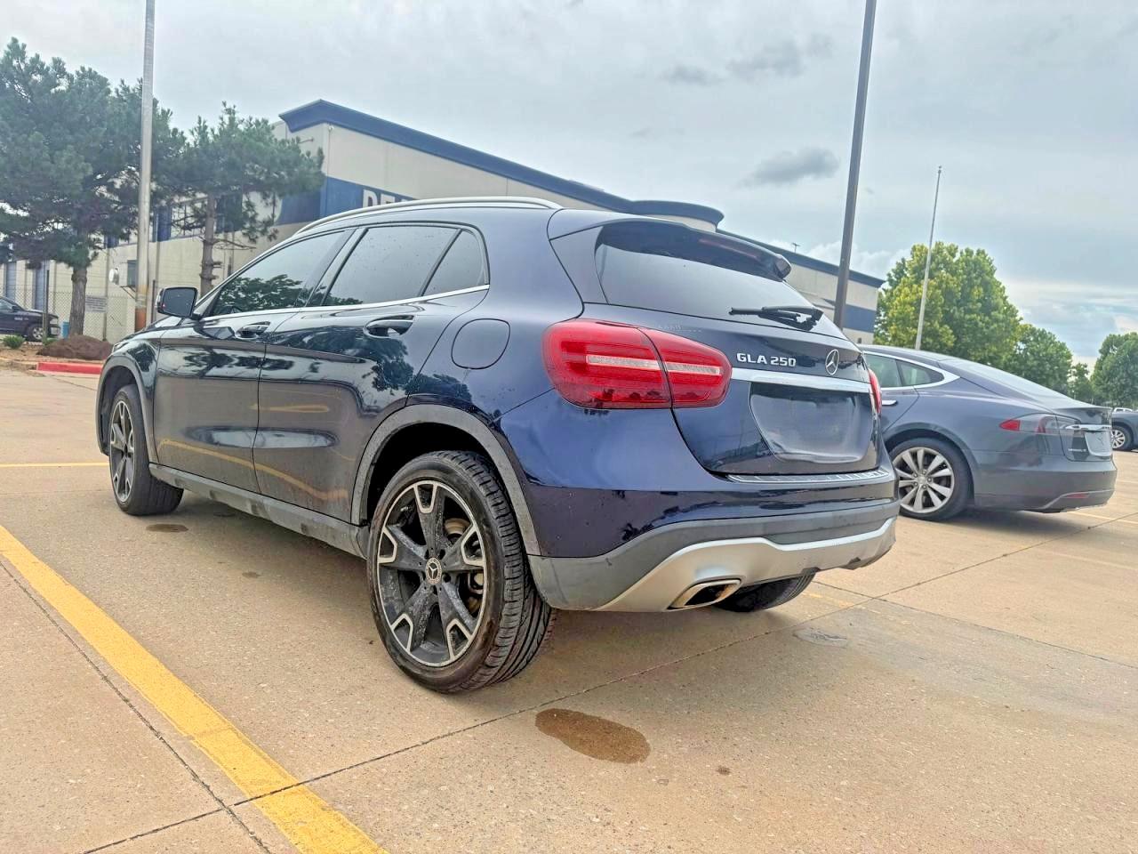 Mercedes-Benz GLA 250