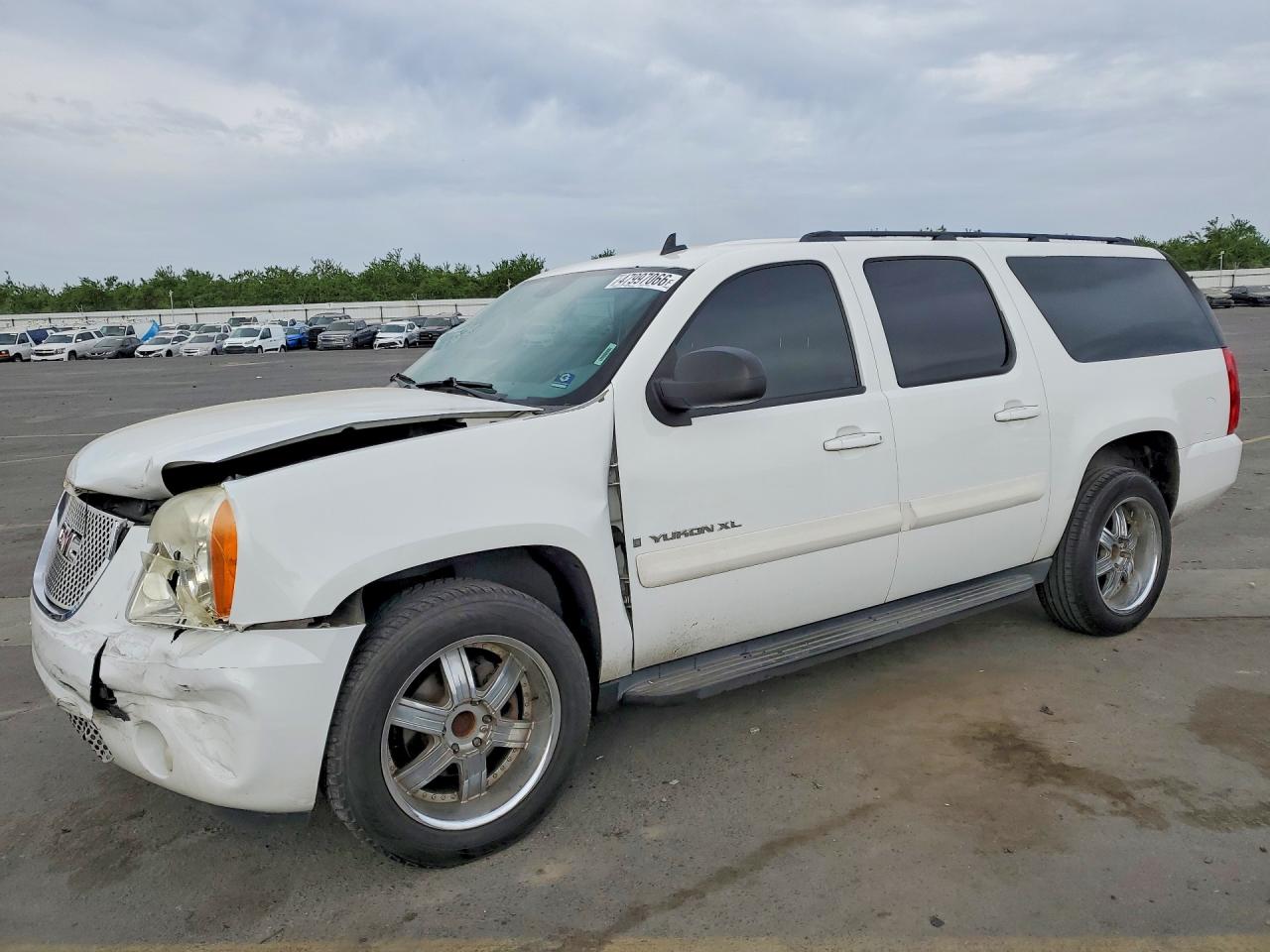 Salvage GMC Yukon Image