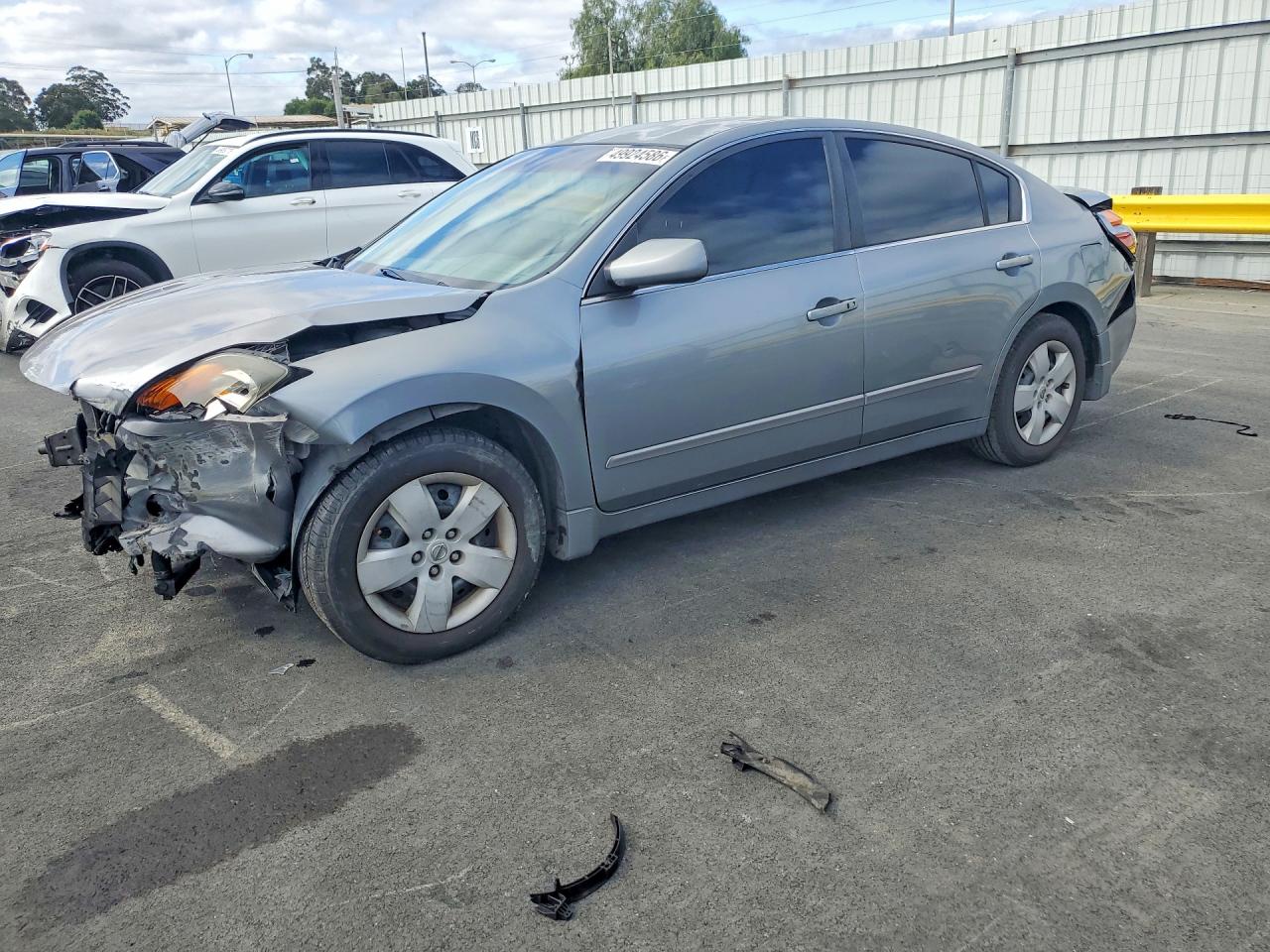 Salvage Nissan Altima Image