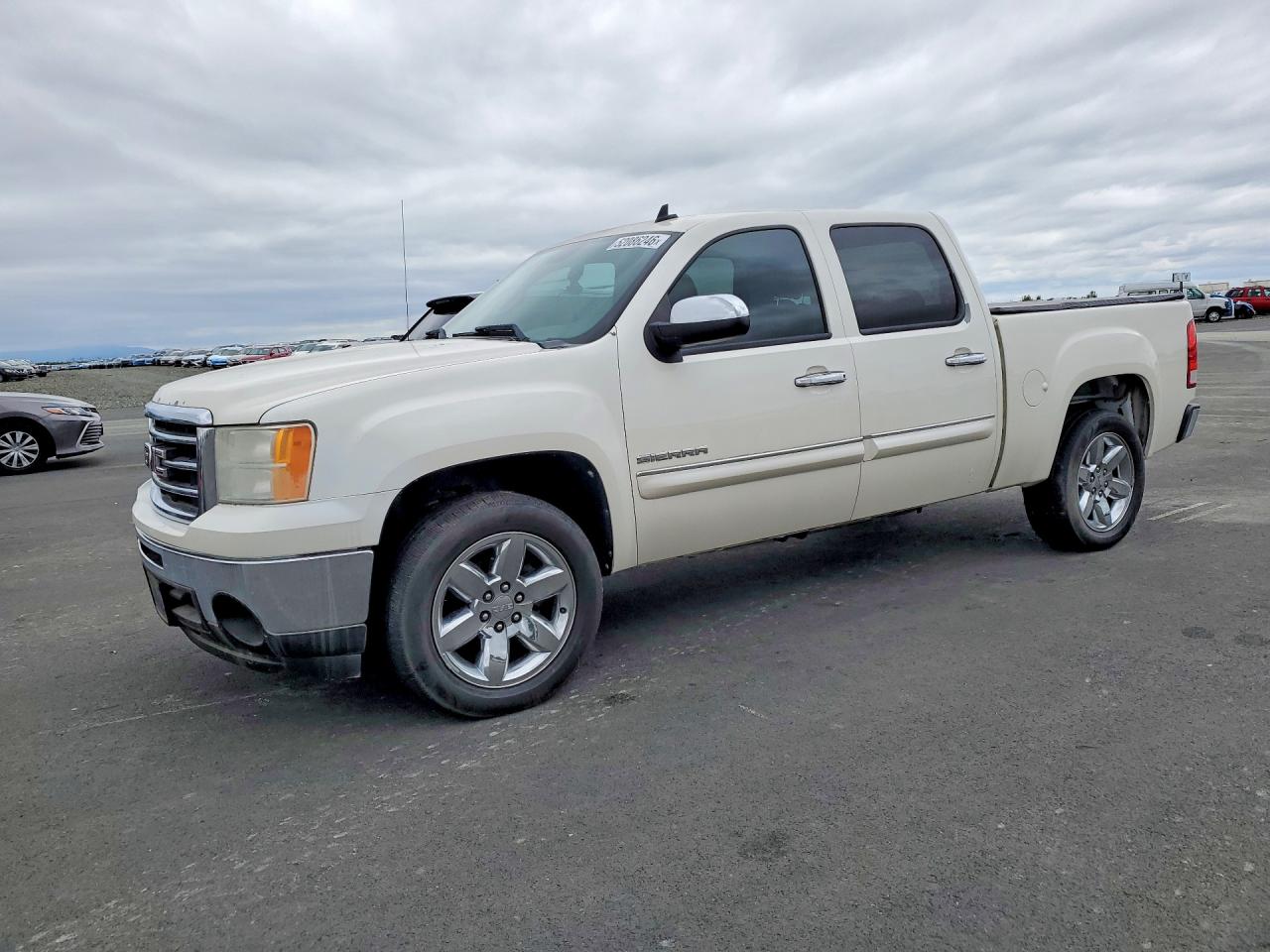 Salvage GMC Sierra Image