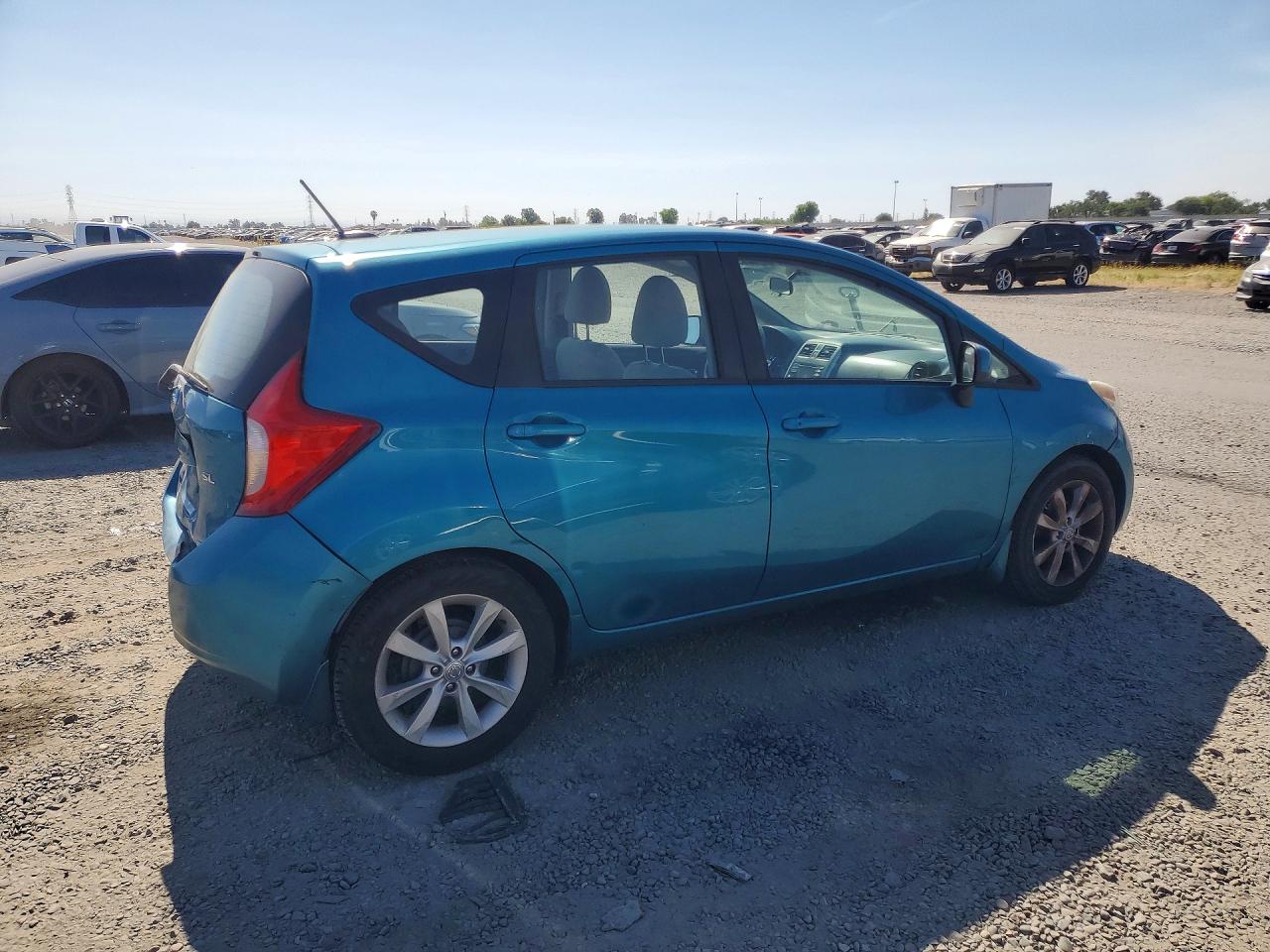 Nissan Versa Sv
