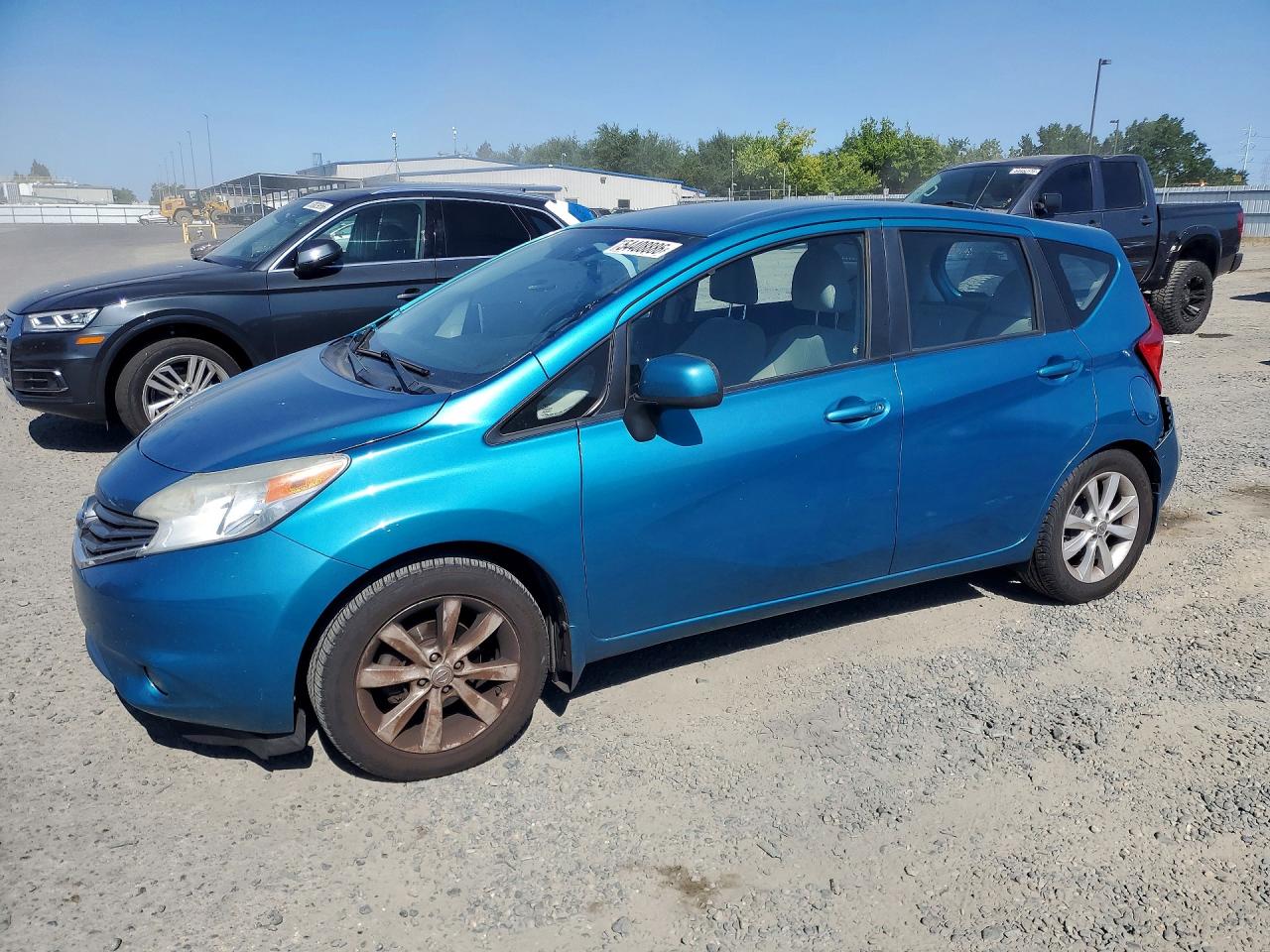 Salvage Nissan Versa Image