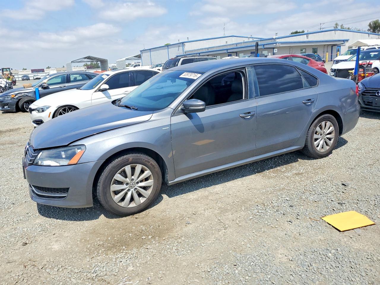 Salvage Volkswagen Passat Image