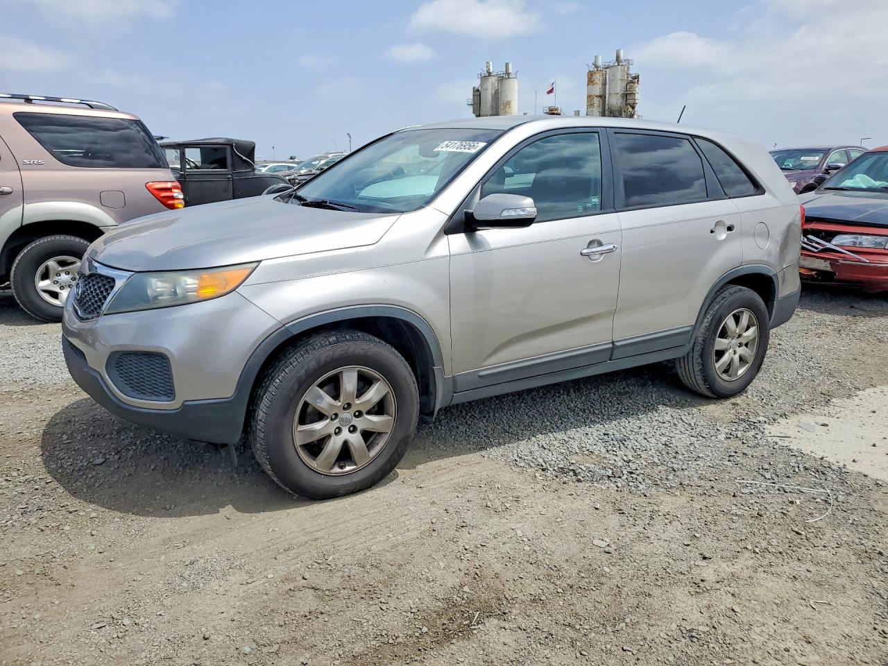 Salvage Kia Sorento Image