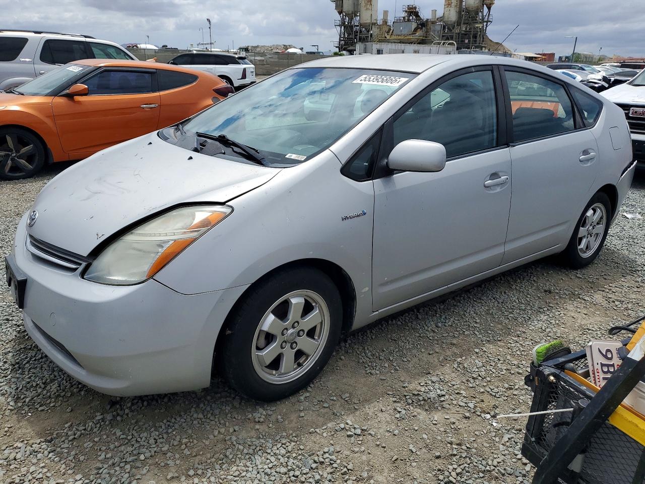 Salvage Toyota Prius Image