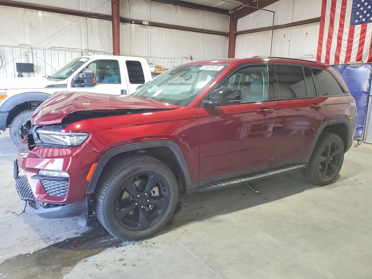 Salvage Jeep Cherokee Image