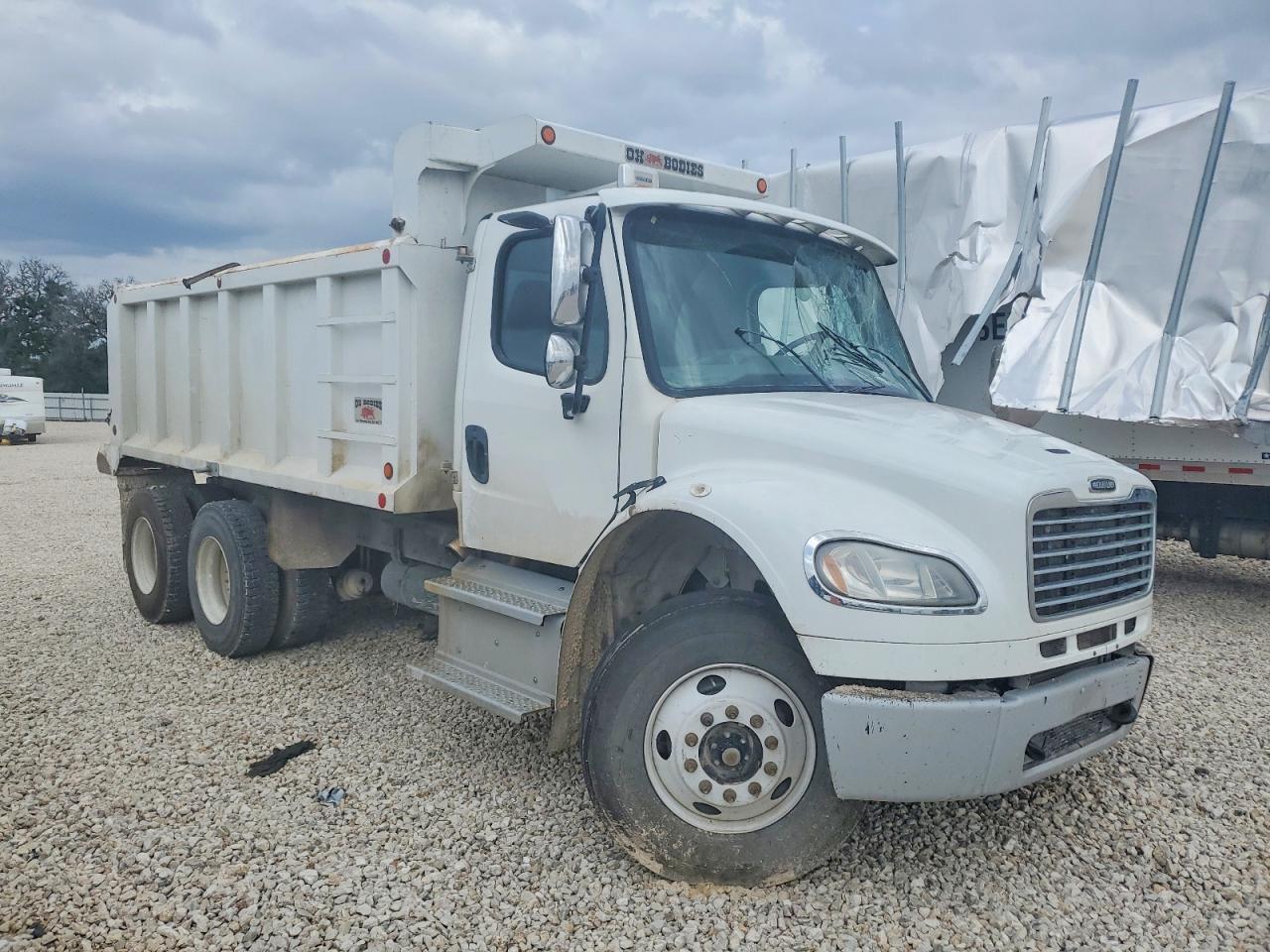 Salvage Freightliner M2 Image