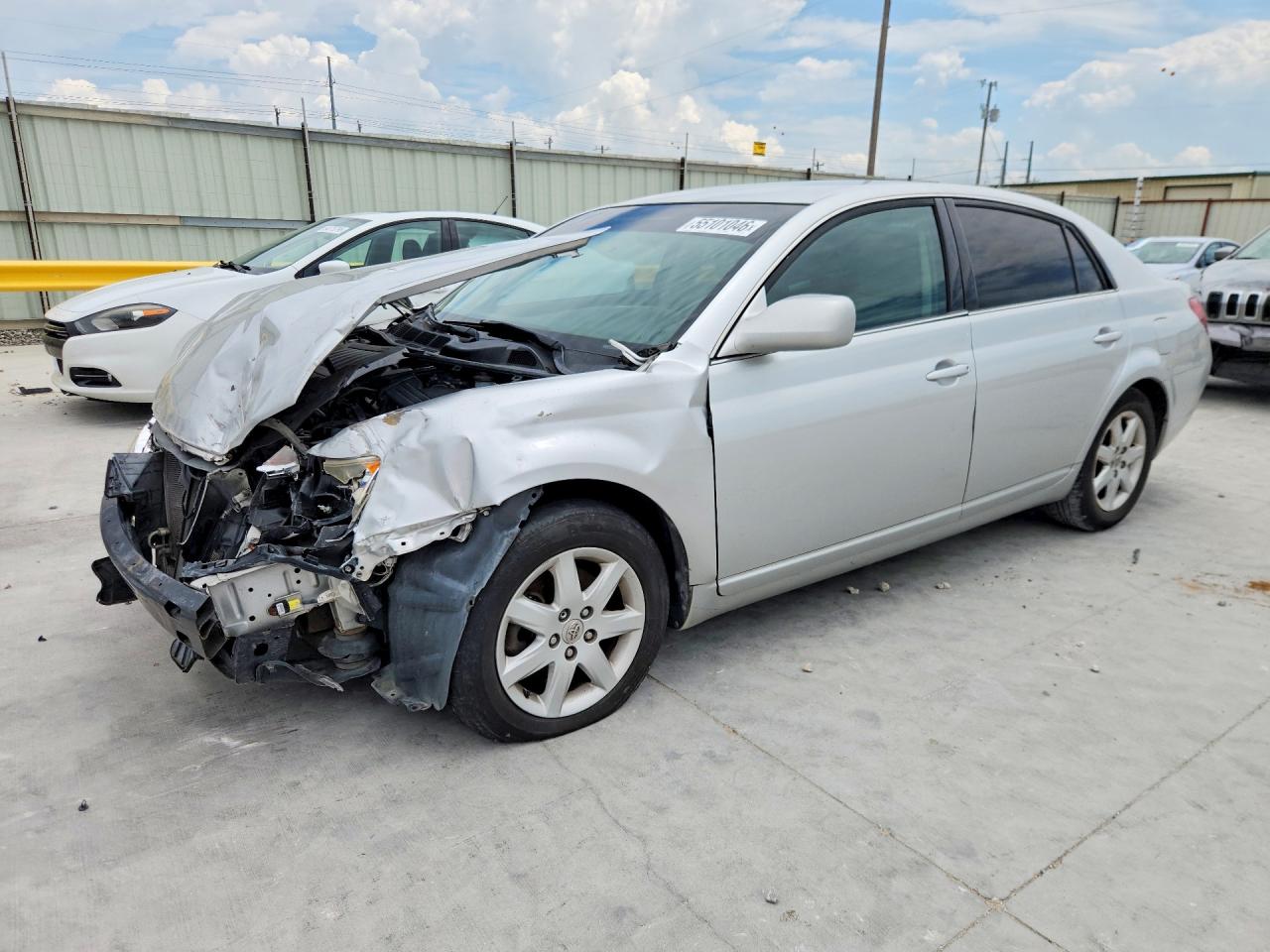 Salvage Toyota Avalon Image