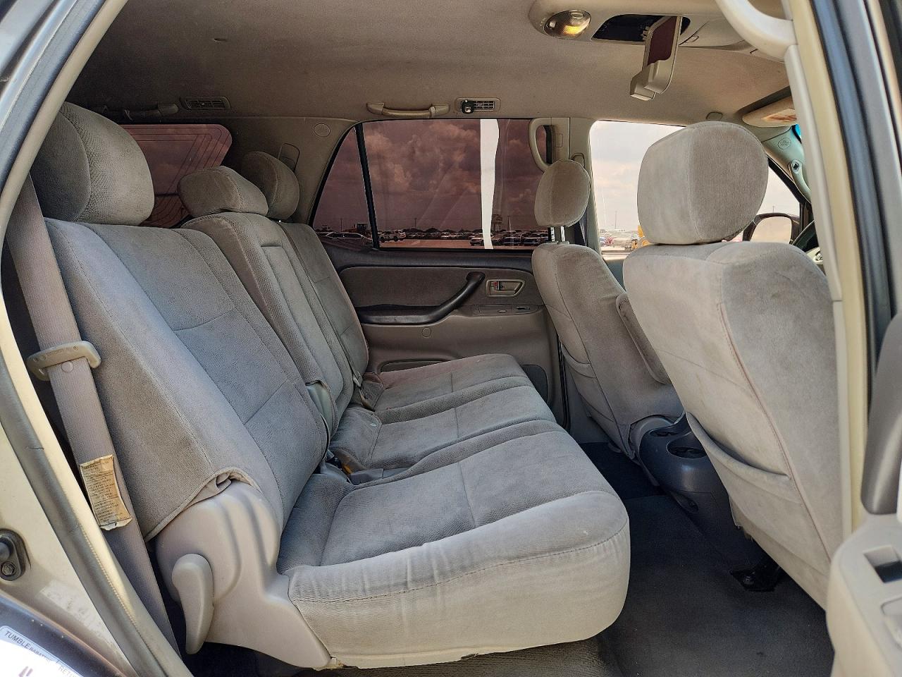Toyota Sequoia Sr5