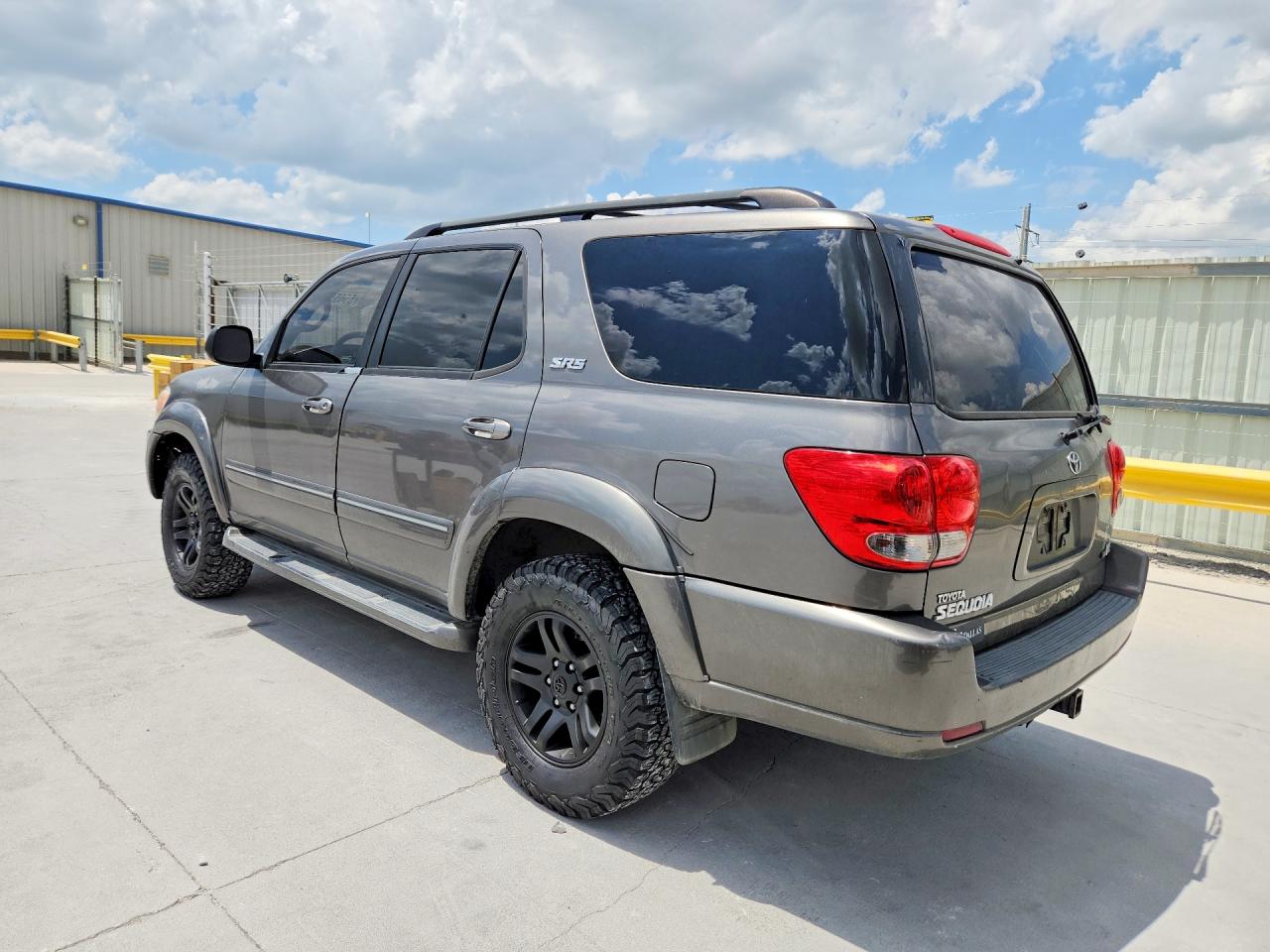 Toyota Sequoia Sr5