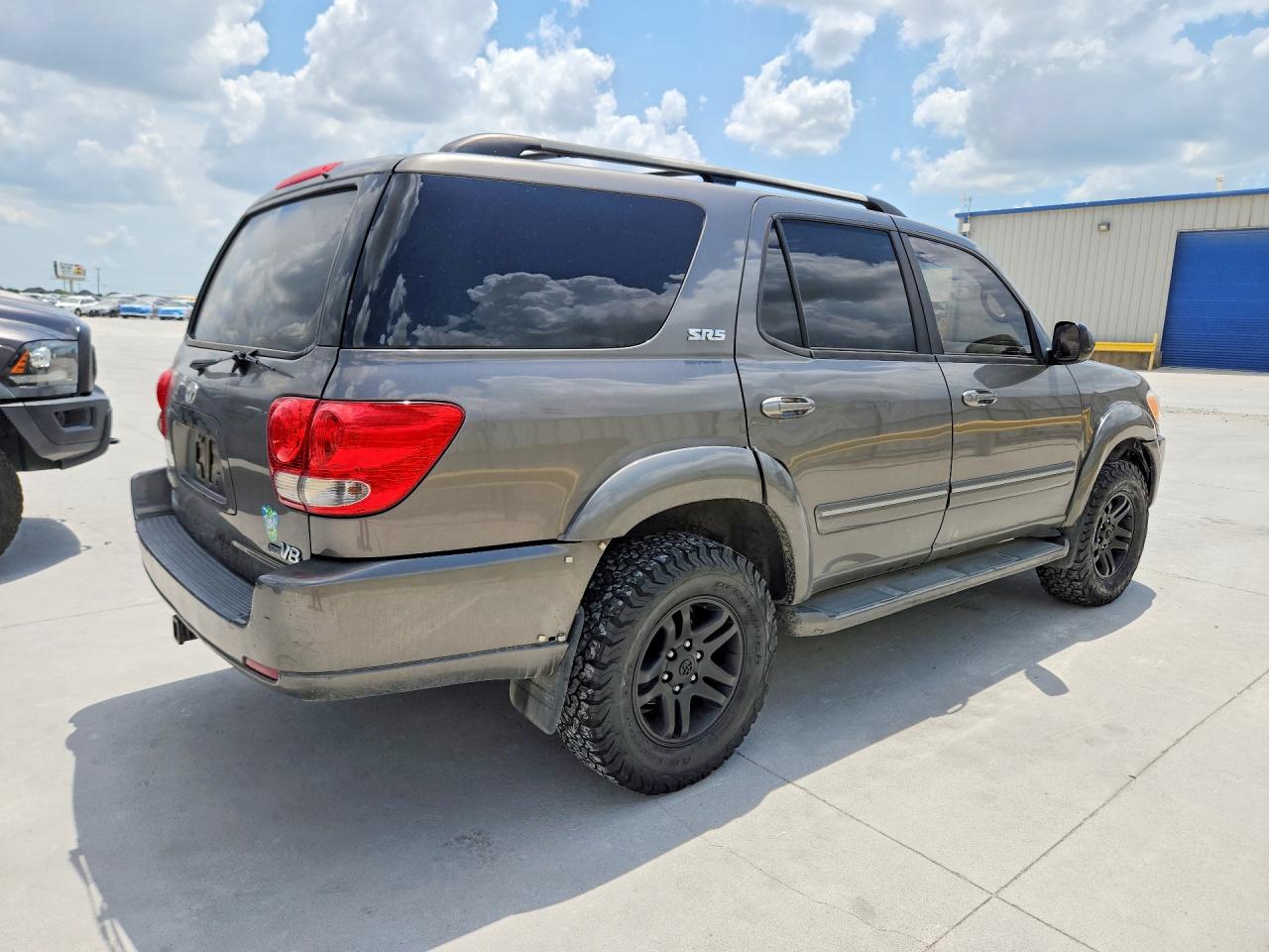Toyota Sequoia Sr5