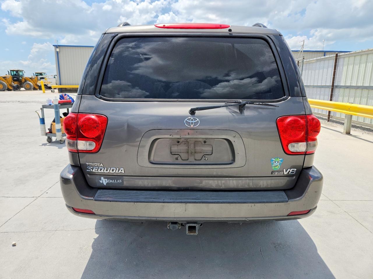 Toyota Sequoia Sr5