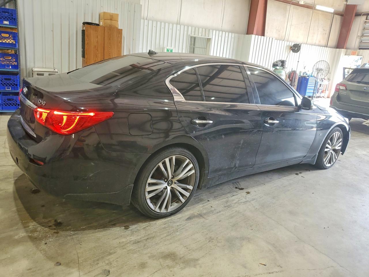 INFINITI Q50 Premium