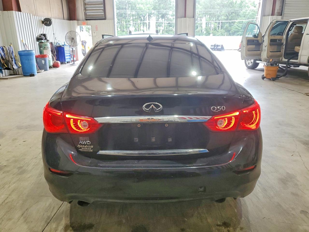 INFINITI Q50 Premium