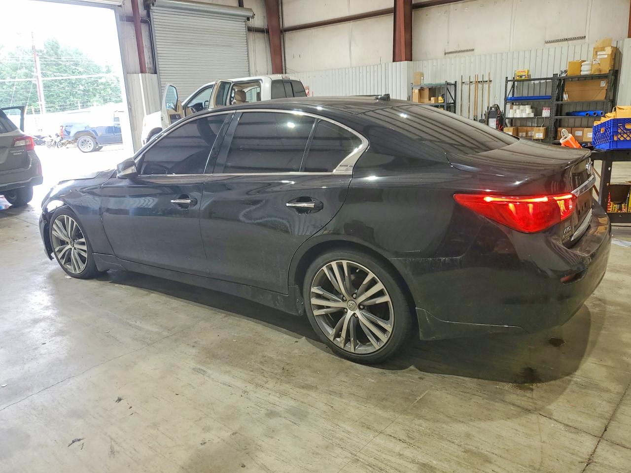 INFINITI Q50 Premium