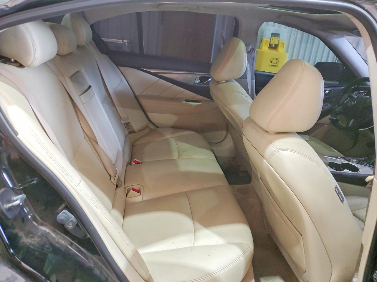 INFINITI Q50 Premium