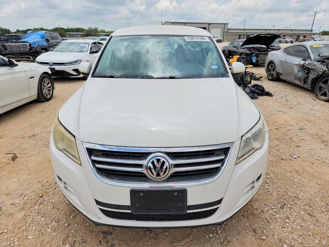 Volkswagen Tiguan S