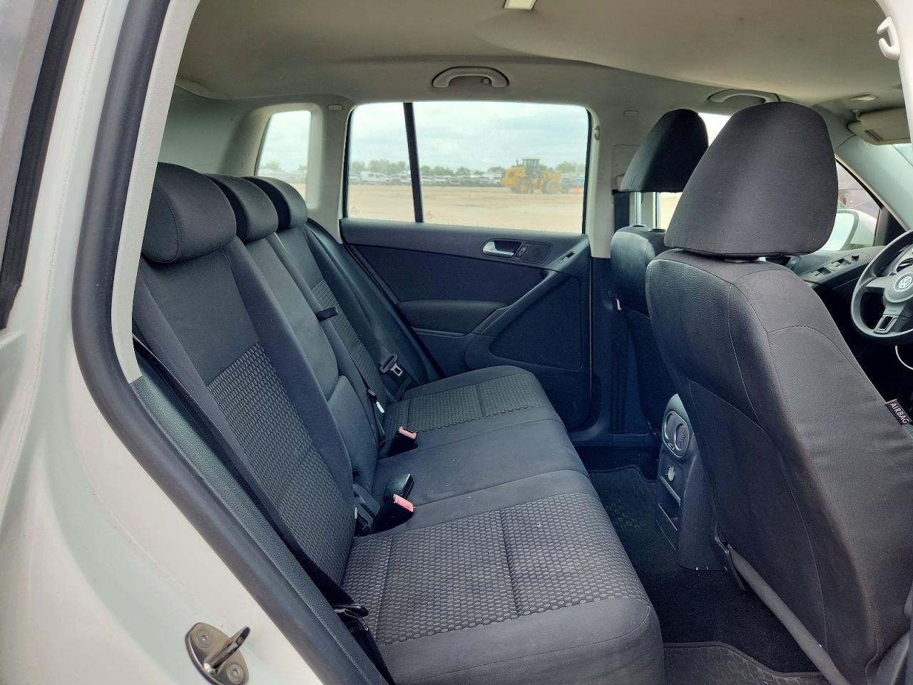 Volkswagen Tiguan S