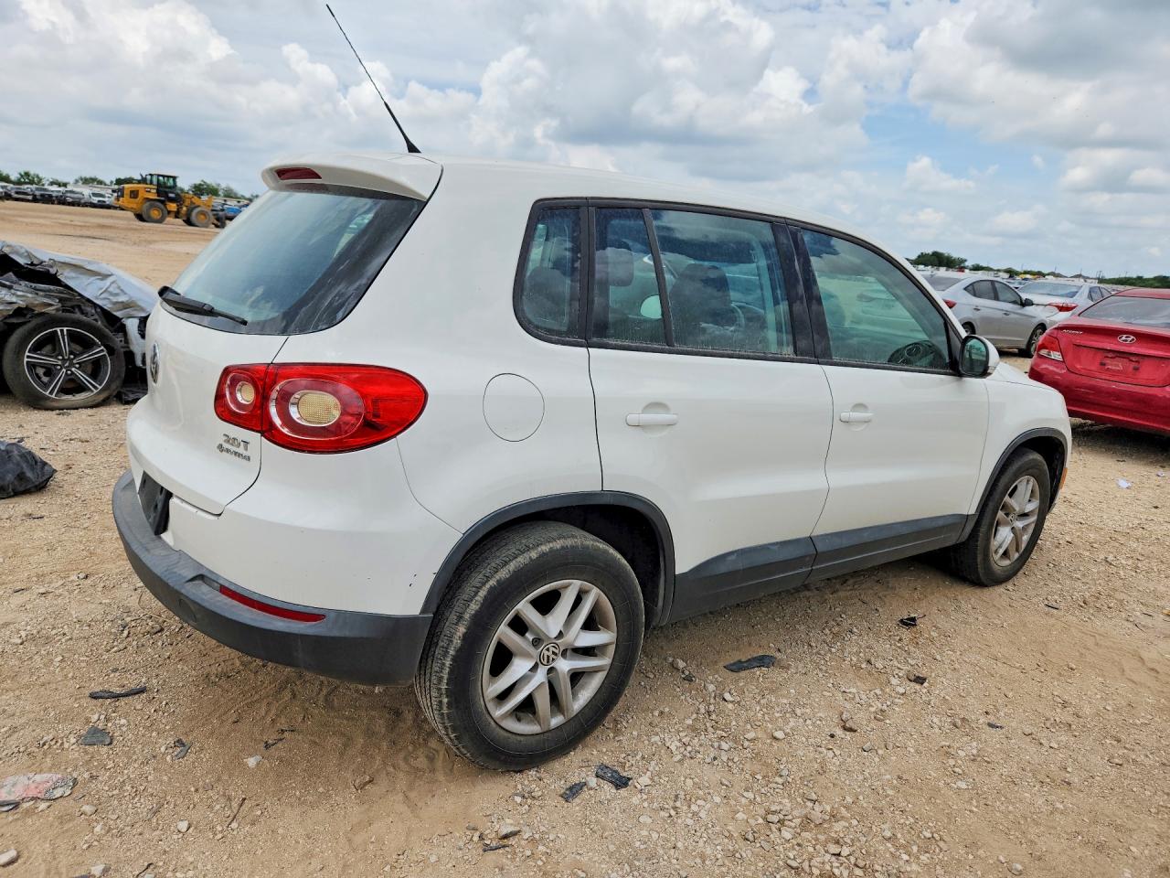Volkswagen Tiguan S
