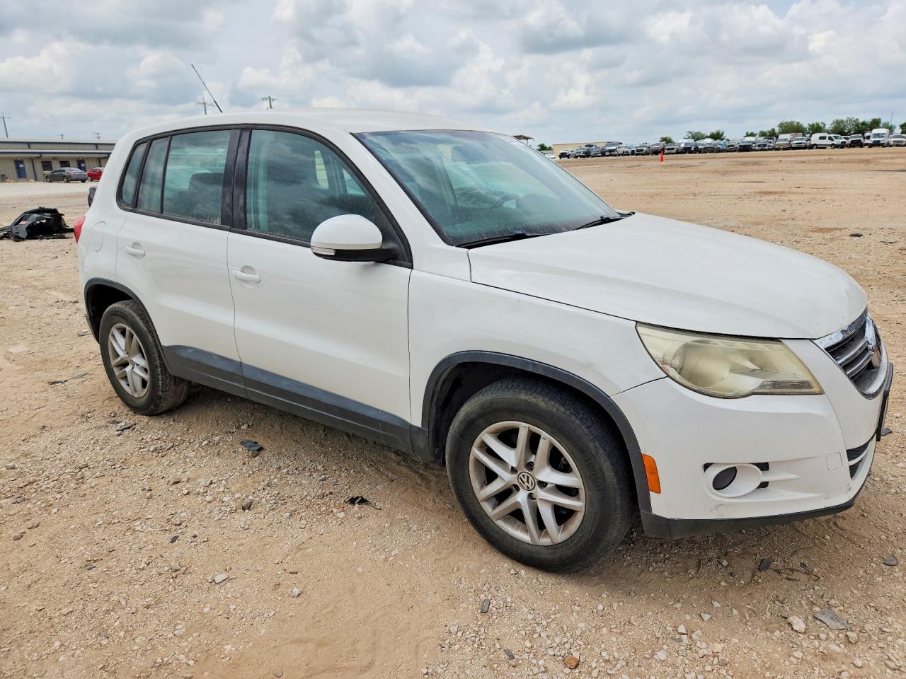 Volkswagen Tiguan S