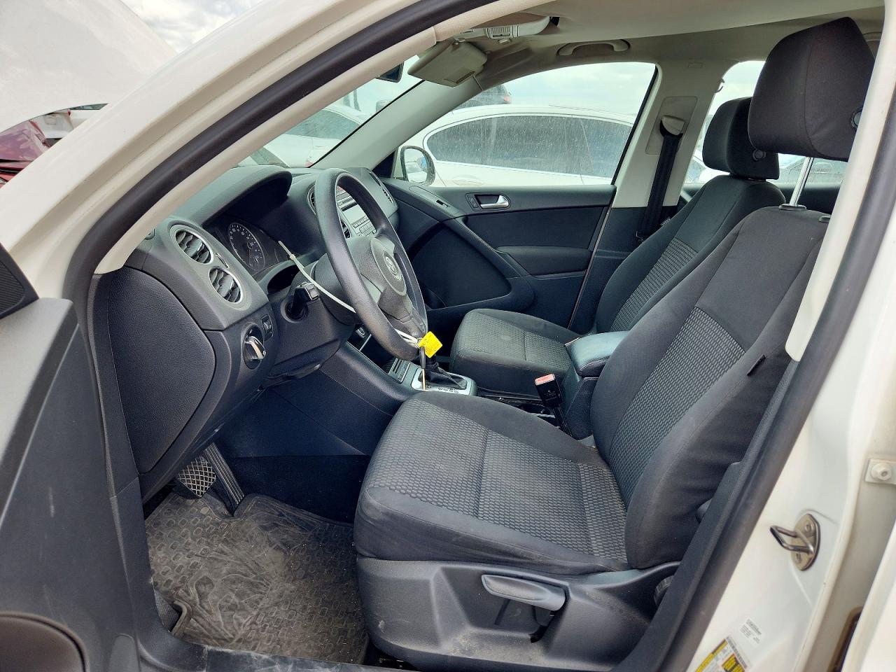 Volkswagen Tiguan S