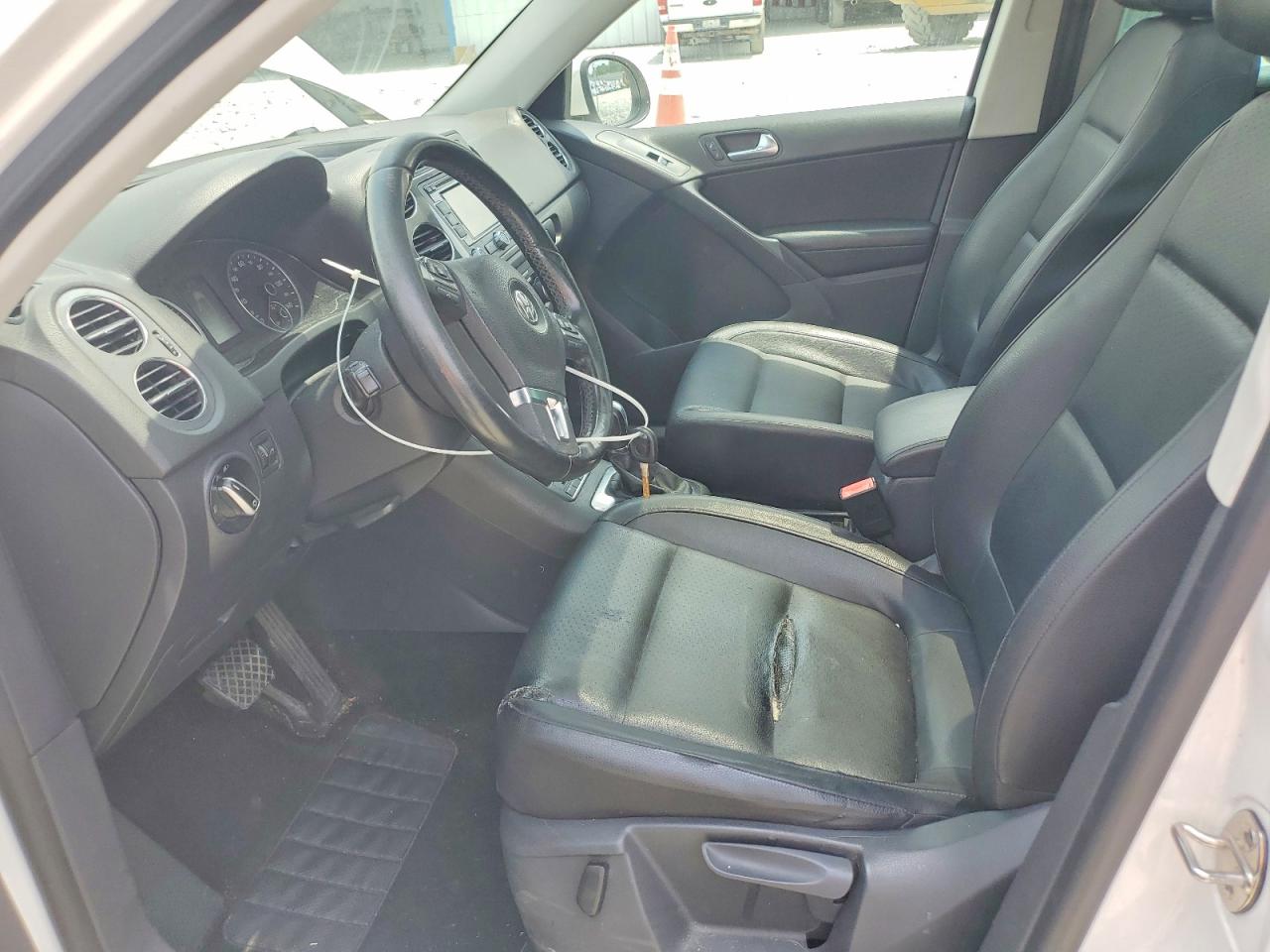 Volkswagen Tiguan S
