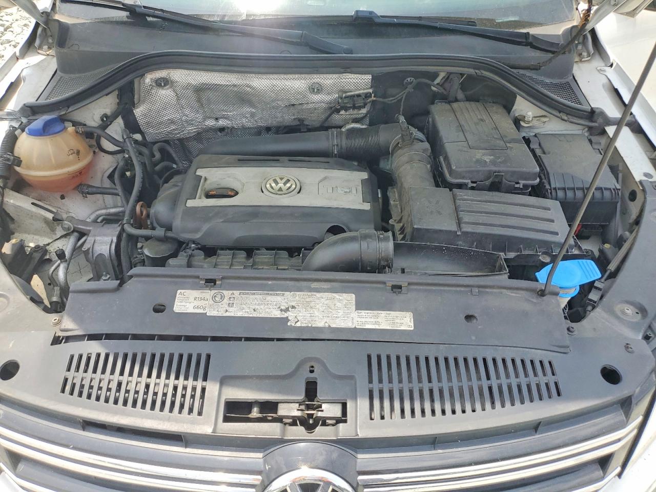 Volkswagen Tiguan S