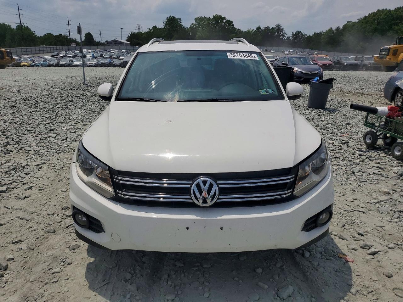 Volkswagen Tiguan S