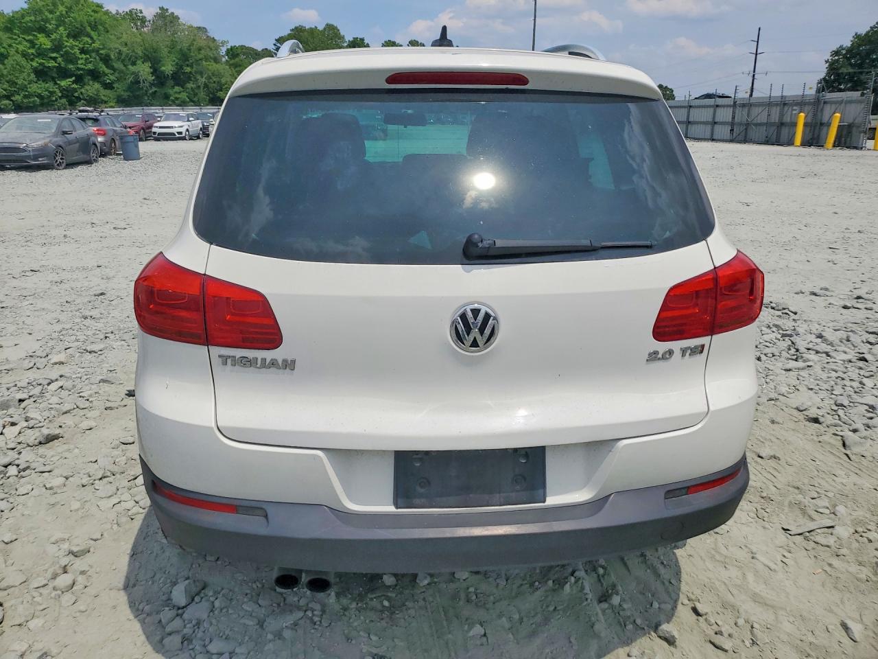 Volkswagen Tiguan S
