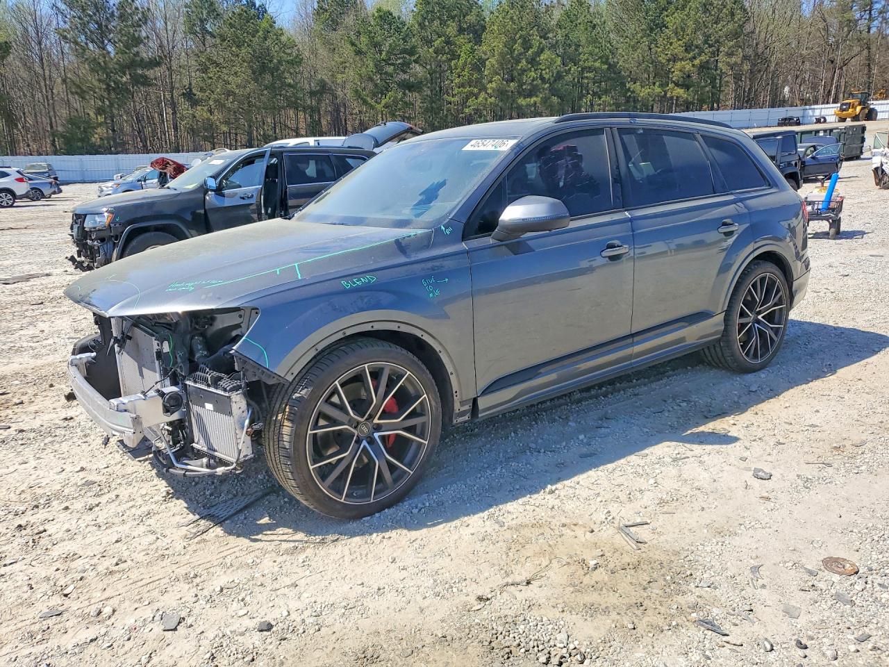 Salvage Audi Q7 Image