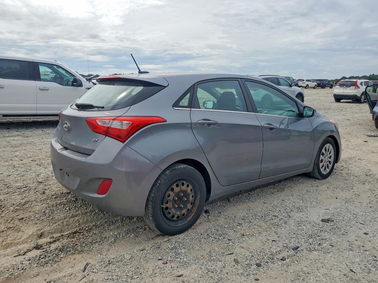 Hyundai ELANTRA Base